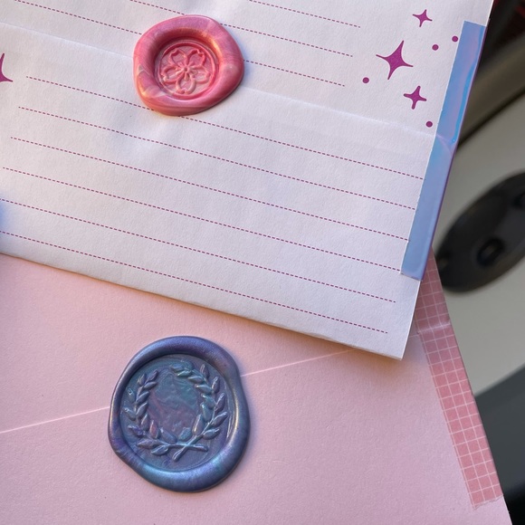 Happy Poshing! πΈ - Picture 3 of 6